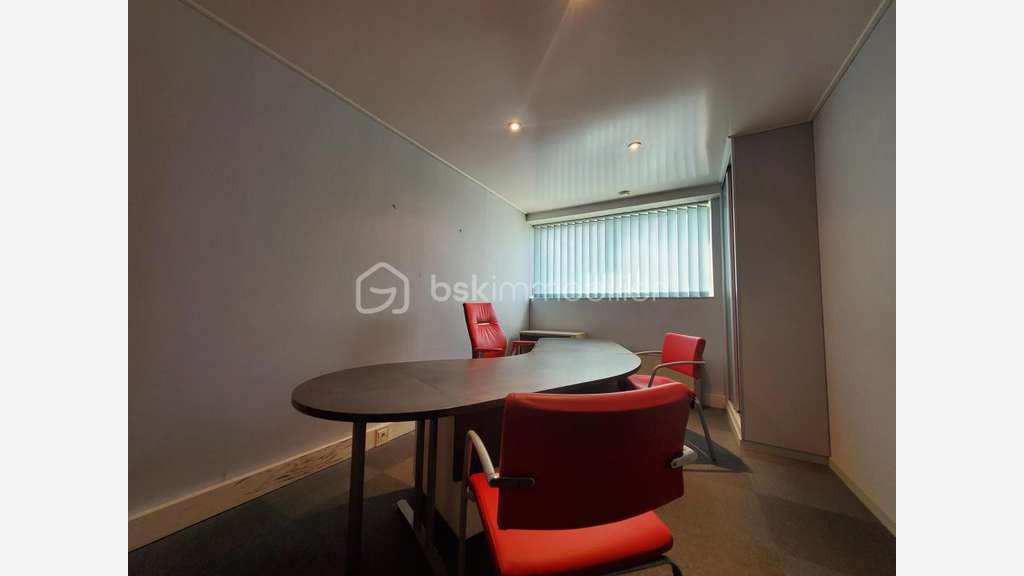 Vente bureaux et open space 140m² à Estillac