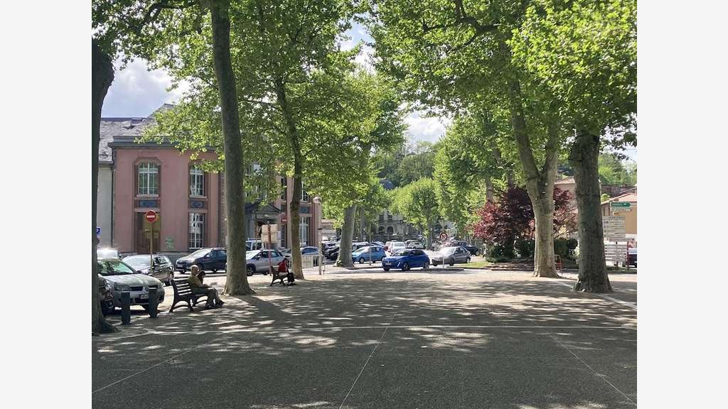 Vente bureaux meublés de 293m² au centre de Foix