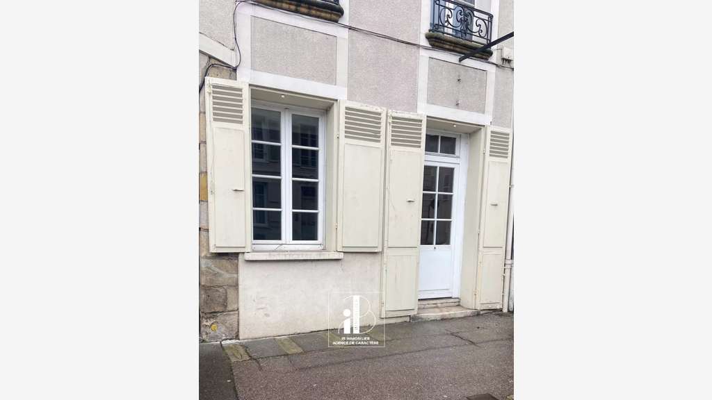 Bureau loué à vendre 27.32m² à Fontainebleau