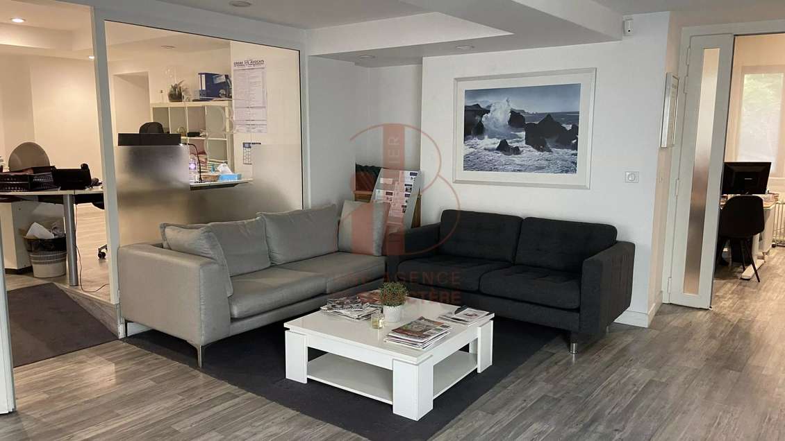 A vendre bureaux 137m² empl N°1 à Fontainebleau