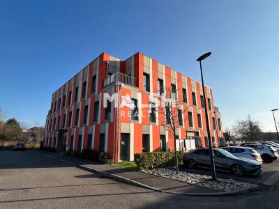 À vendre bureaux 68m² à Francheville