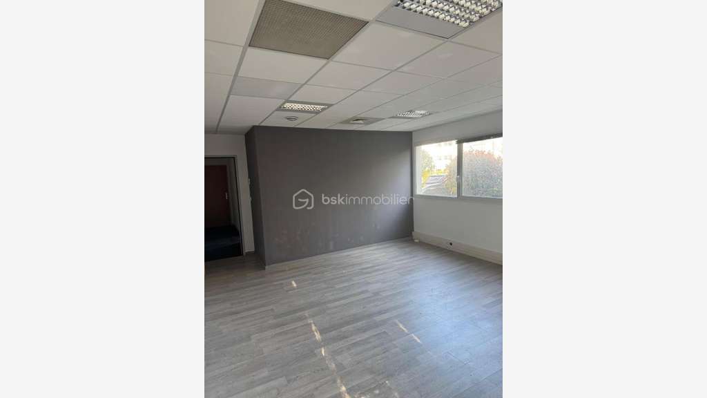 ? OPPORTUNITÉ - BUREAUX À VENDRE - GÉMENOS - 149 0
