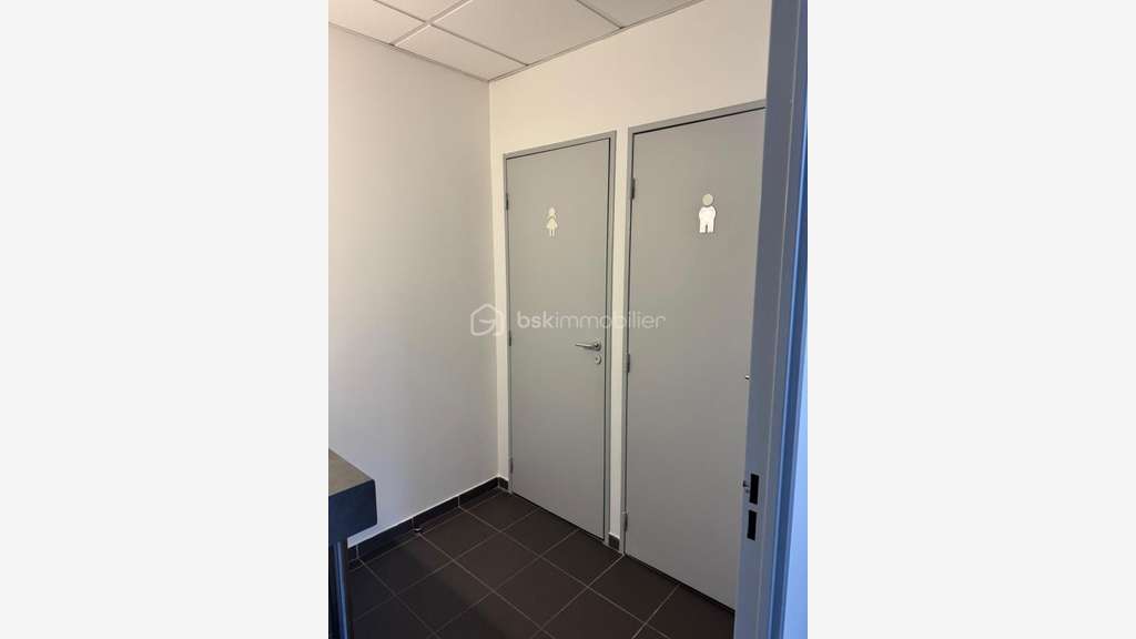 ? OPPORTUNITÉ - BUREAUX À VENDRE - GÉMENOS - 149 0