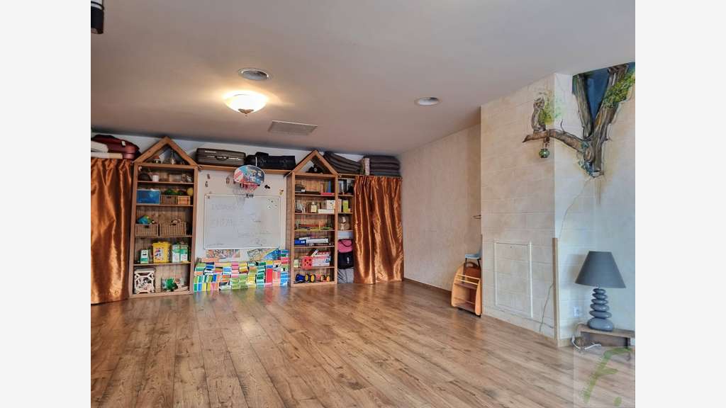 Vente local pro 79m² normes BBC à Grésy-sur-Aix