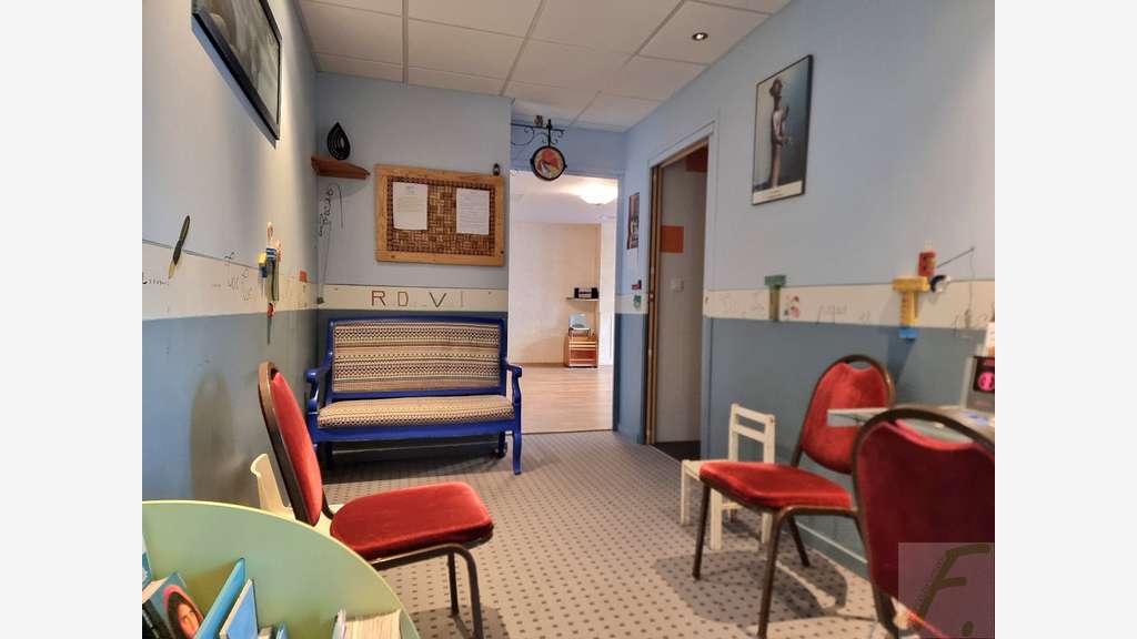 Vente local pro 79m² normes BBC à Grésy-sur-Aix