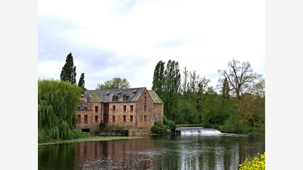 Vente bureaux rénovés de 5000m² à Guichen