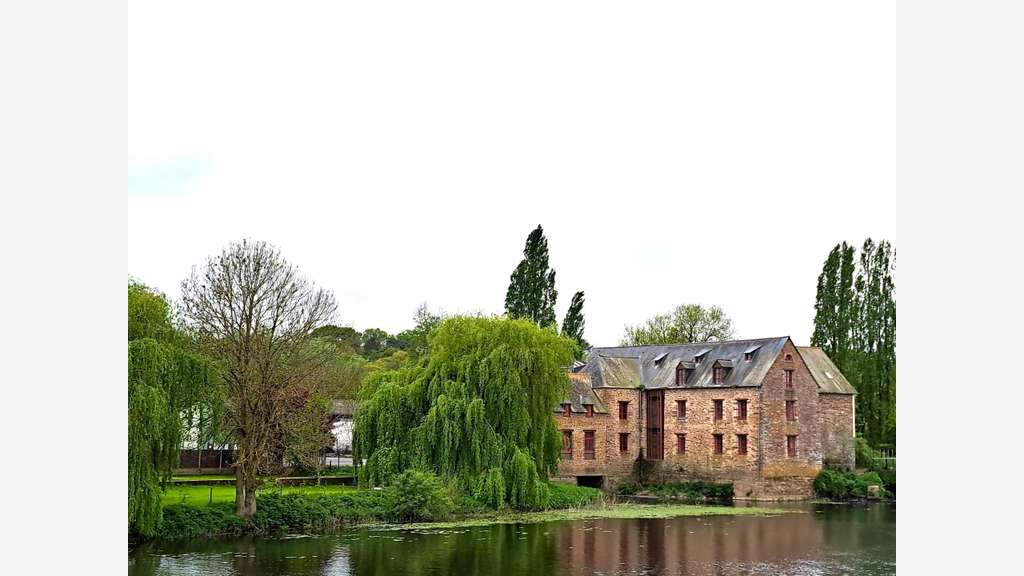 Vente bureaux rénovés de 5000m² à Guichen