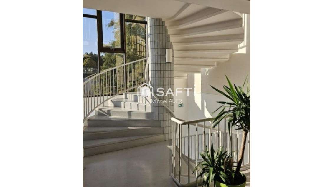 Vente bureaux rénovés de 5000m² à Guichen