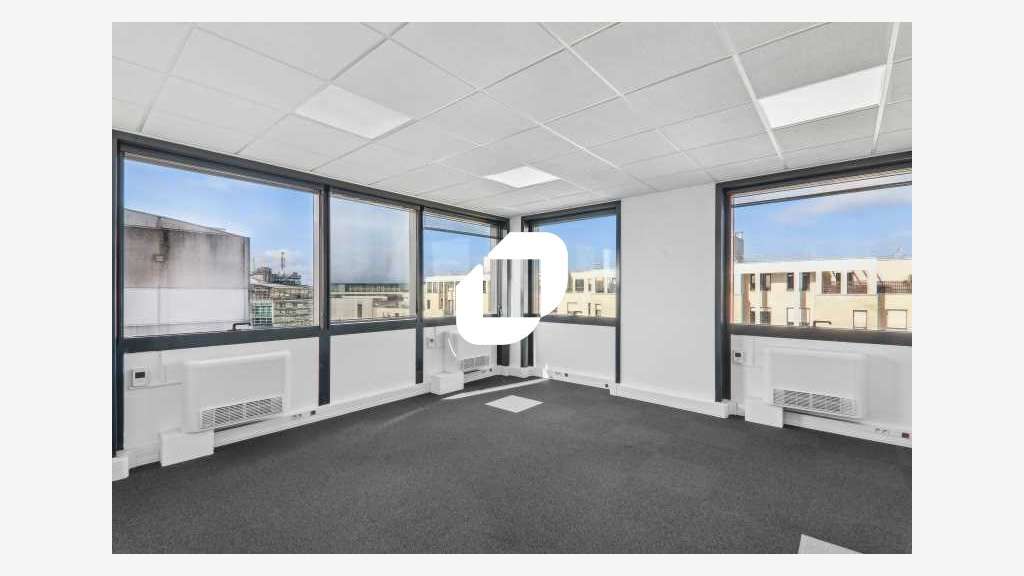 Vente Bureaux 327m² Guyancourt