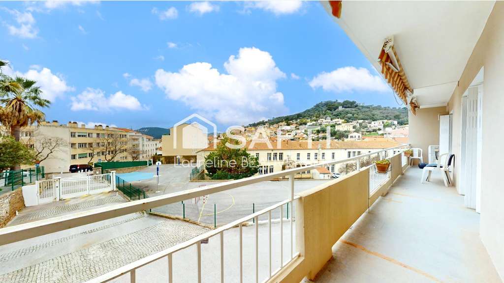 Vente très grands bureaux à Hyères centre