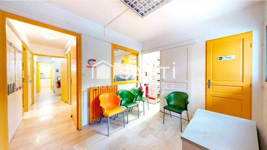 Vente très grands bureaux à Hyères centre