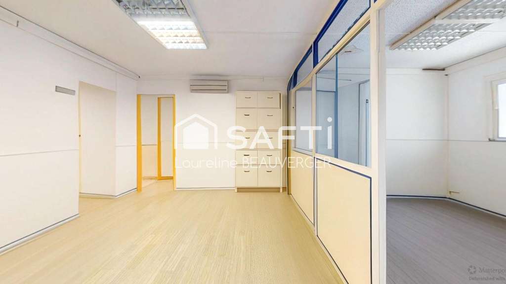 Vente très grands bureaux à Hyères centre