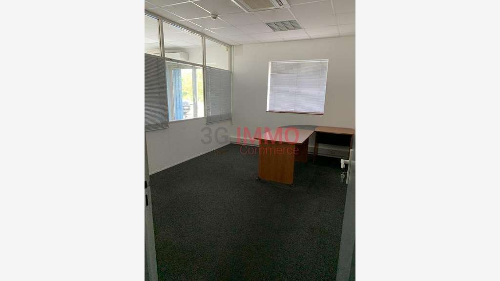 Vente bureaux 2129m² à Jaunay-Marigny