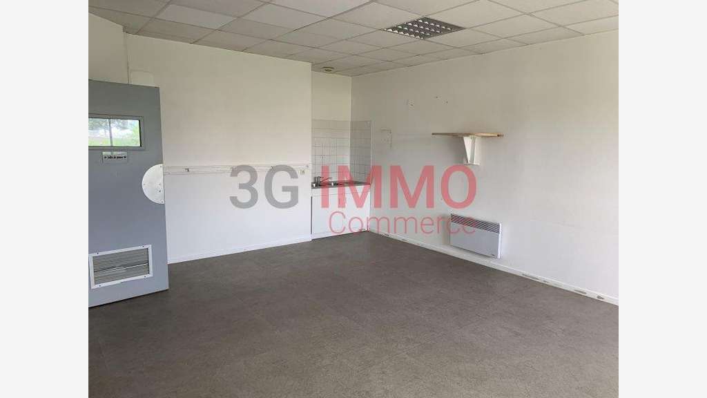 Vente bureaux 2129m² à Jaunay-Marigny