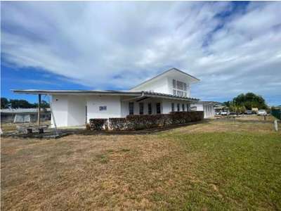 A vendre immeuble de bureaux 487m² à Kourou