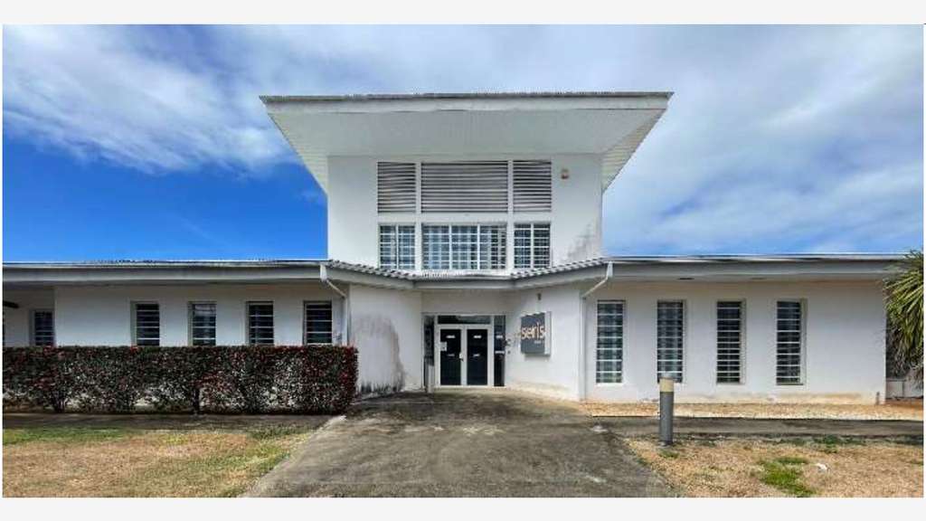 A vendre immeuble de bureaux 487m² à Kourou