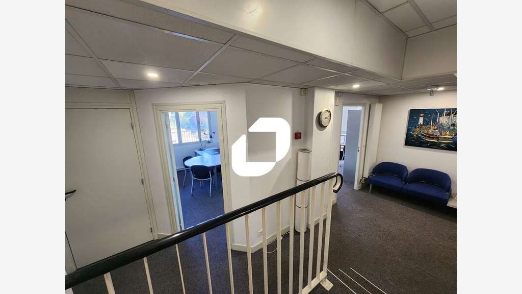 Vente Bureaux 106m² La celle saint cloud