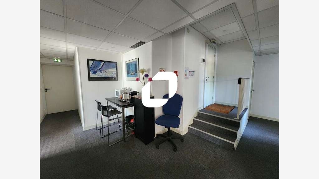 Vente Bureaux 106m² La celle saint cloud