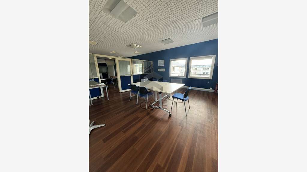 A vendre bureaux 490m² à La Rochelle face gare