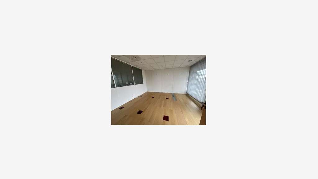 A vendre bureaux lumineux 115m² R+2 à La Rochelle