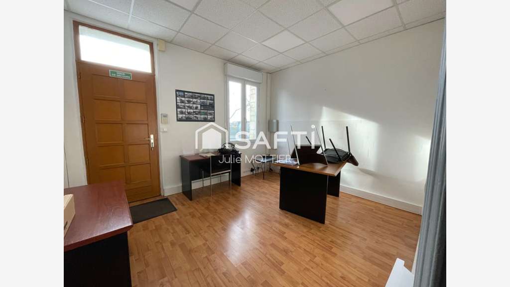 AV bureaux 100m² en RDC bel empl à La Rochelle