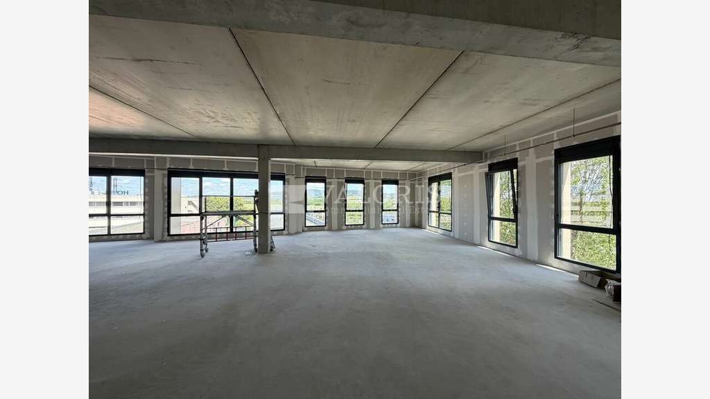 Bureaux à vendre à La Tour-de-Salvagny A89