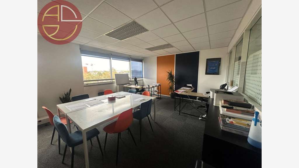 A vendre bureaux 194m² R+1 à Labège