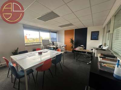 A vendre bureaux 194m² R+1 à Labège