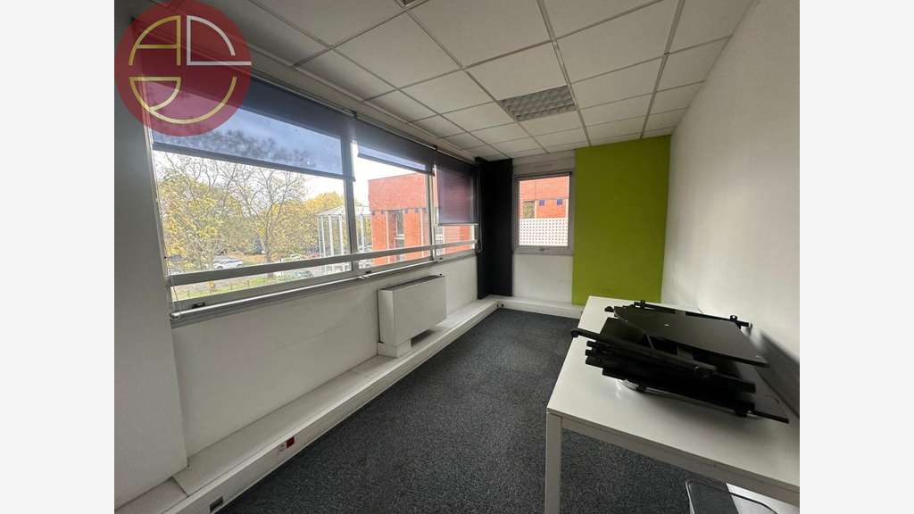 A vendre bureaux 194m² R+1 à Labège