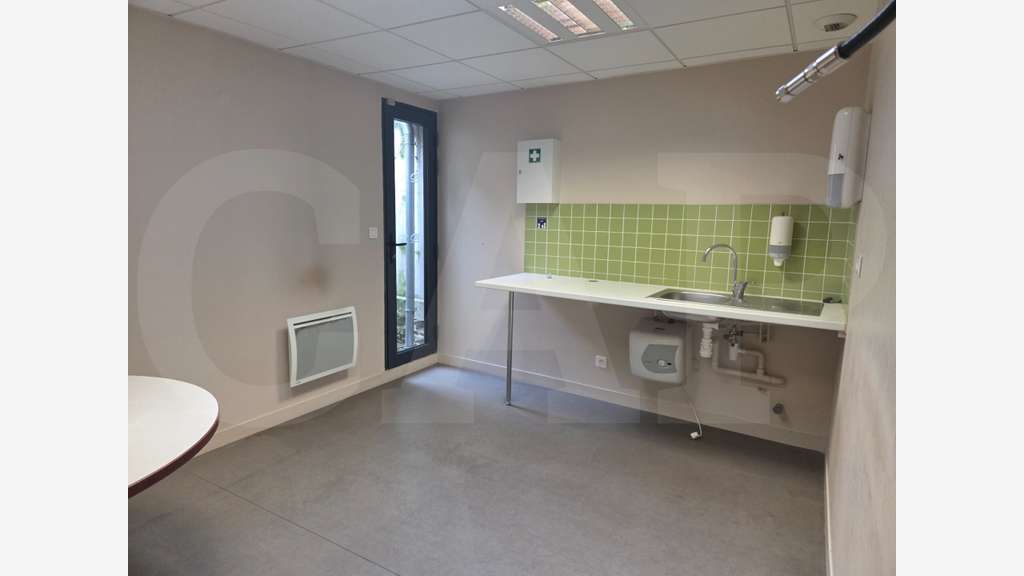 A vendre bureaux 287m² en centre-ville de Lamballe