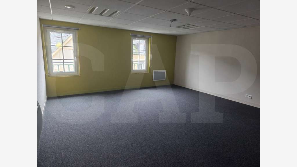 A vendre bureaux 287m² en centre-ville de Lamballe