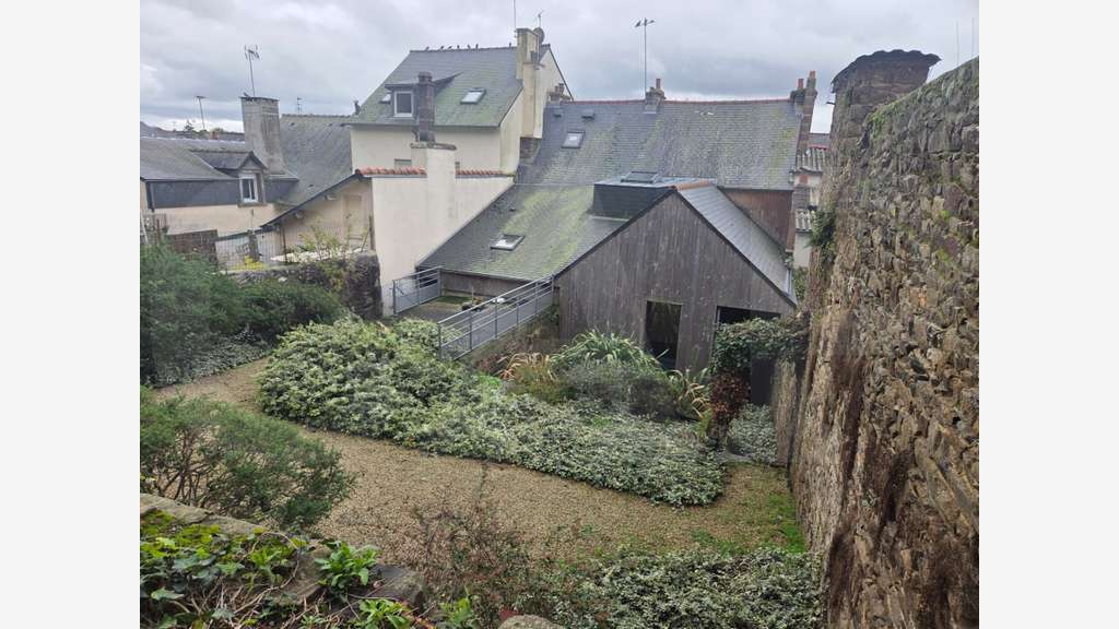 A vendre bureaux 287m² en centre-ville de Lamballe