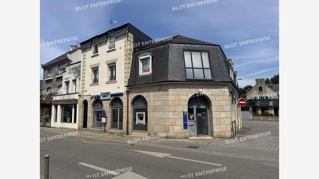 À VENDRE / À LOUER - BUREAUX 160 M² - LAMBALLE