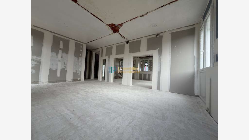 AV bureaux 85m² dans zone dynamique Lanester