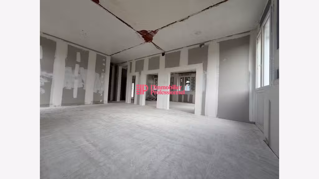 AV bureaux 85m² dans zone dynamique Lanester
