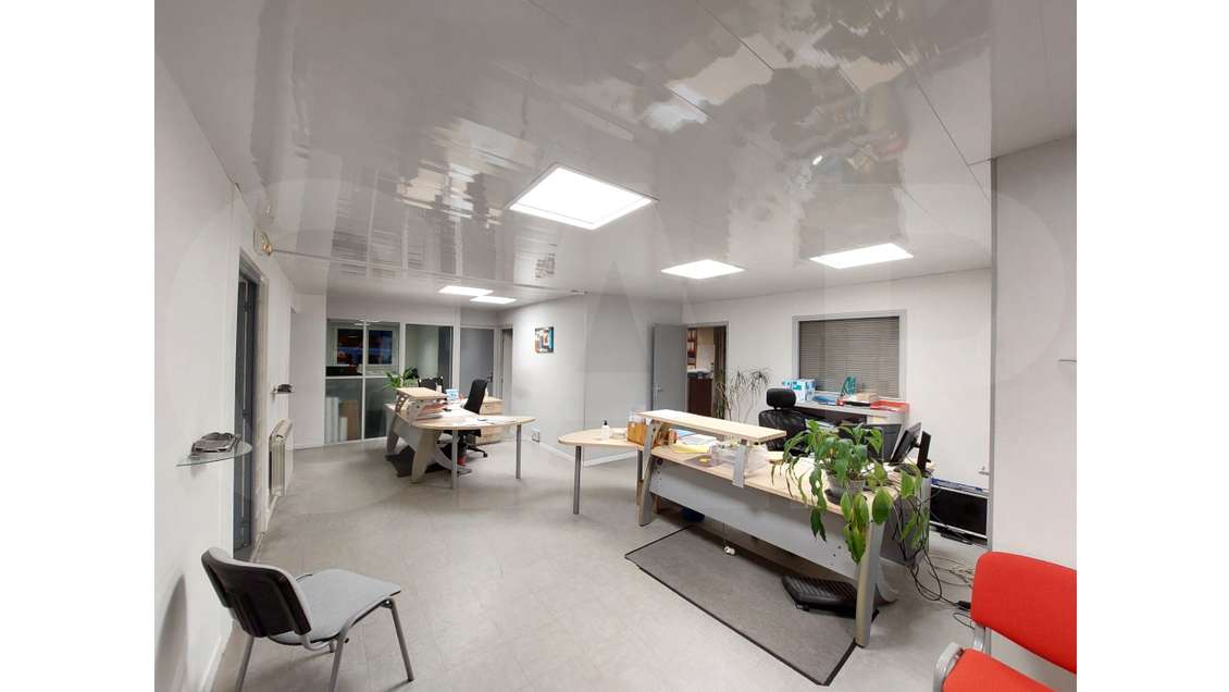 À vendre bureaux de 236m² en zi à Lorient