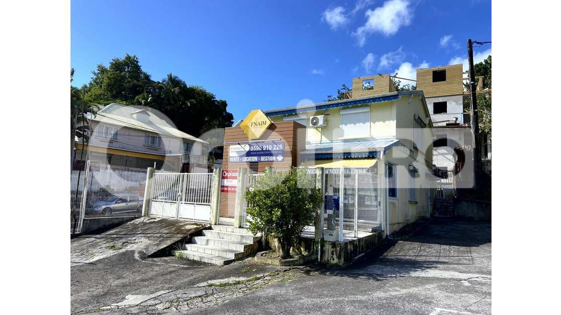 A vendre bureaux 120m² Le Gosier Bas du Fort