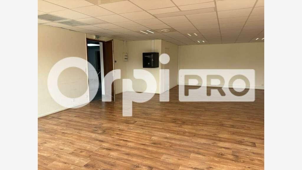 Vente bureau de 100m² au 1er étage au Haillan