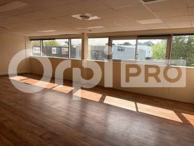 Vente bureau RDC et etage très bon etat au Haillan