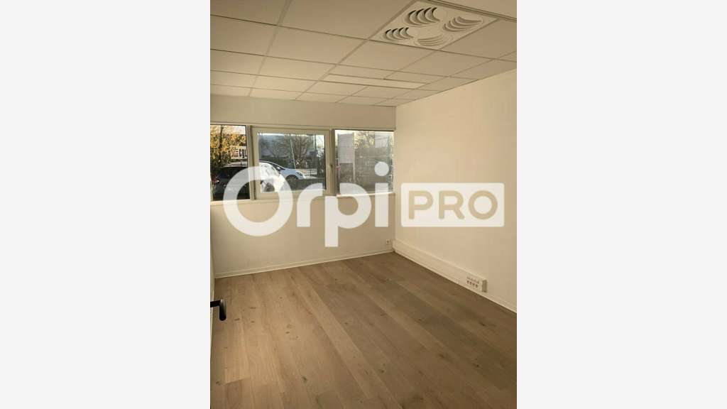 Vente bureau RDC et etage très bon etat au Haillan