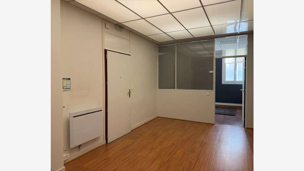 À vendre – Bureaux de 59 m² dans le quartier de la