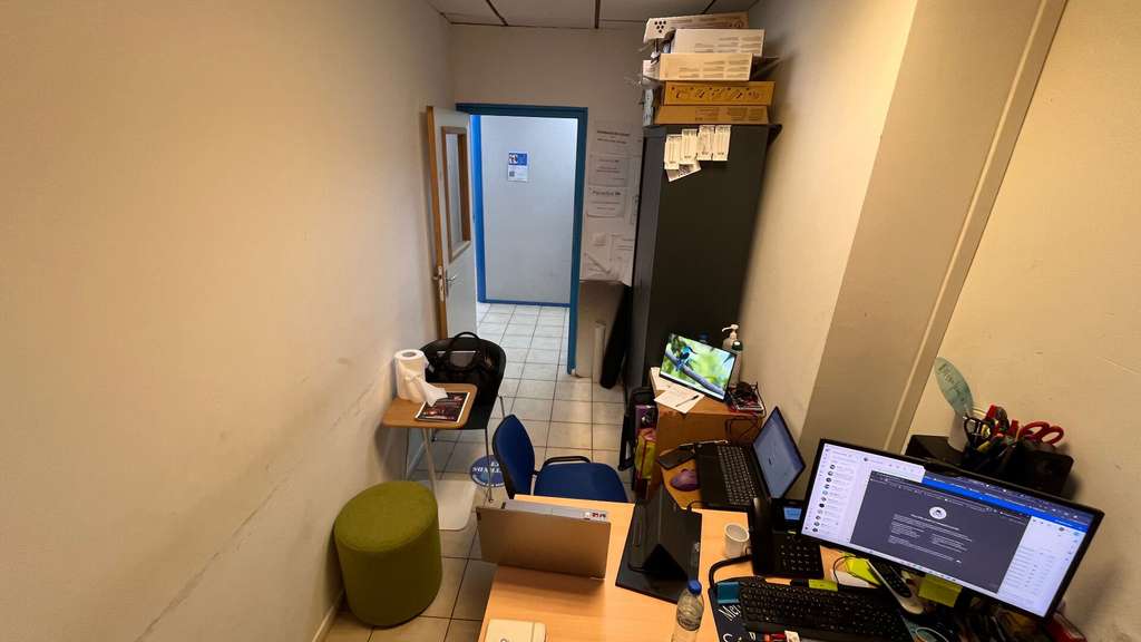 Cède bureaux 170m² en centre d'affaires le Lametin