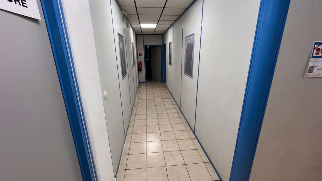 Cède bureaux 170m² en centre d'affaires le Lametin