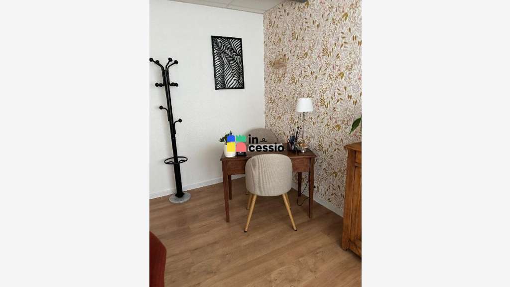 À vendre bureaux 100m² R+1 Le Mans Zone Franche