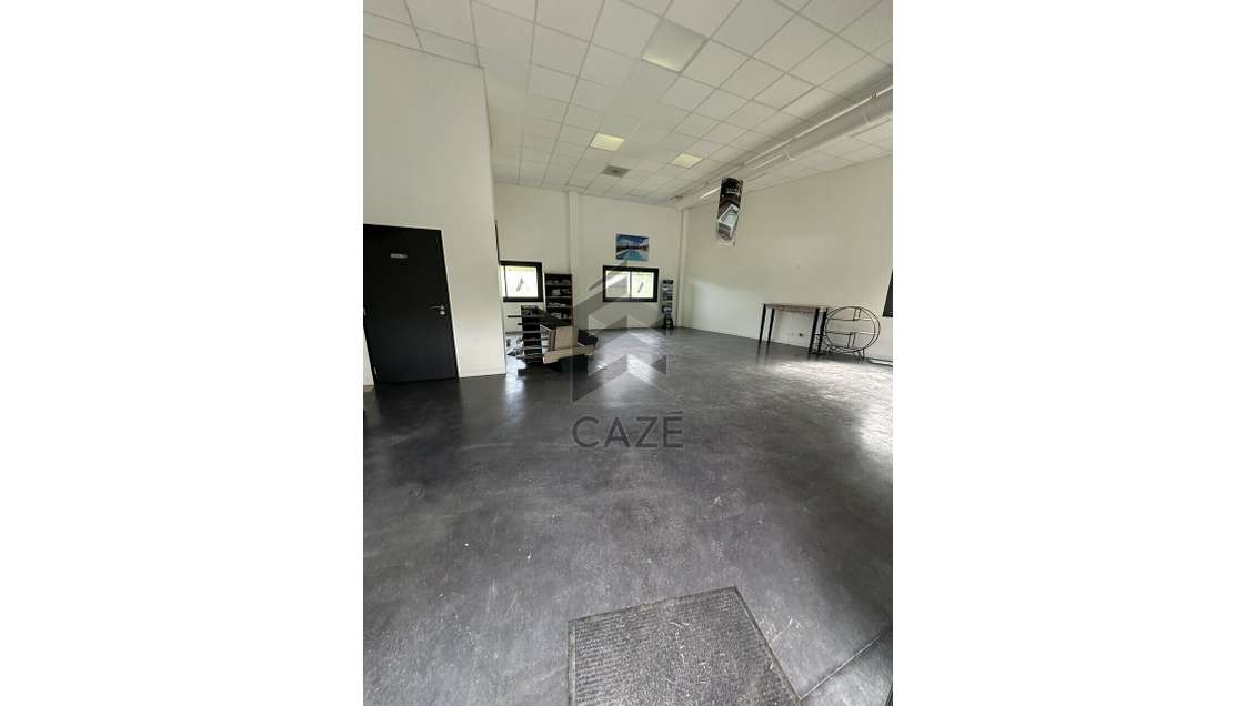 Vente bureaux 81m² zone commerciale Le  Pian-Médoc
