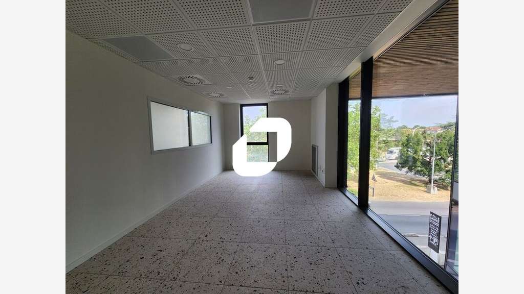 Vente Bureaux 79m² Le port marly