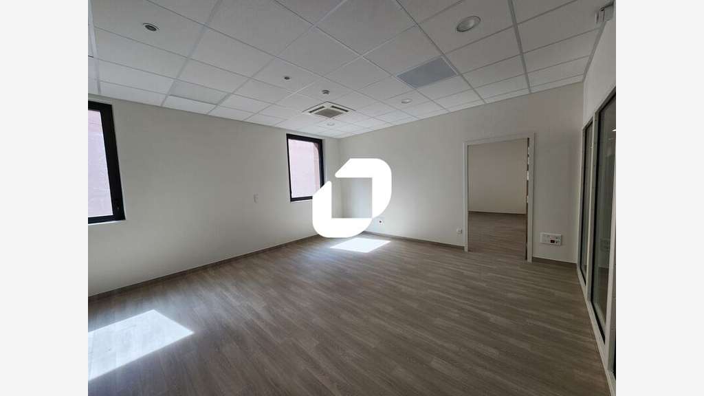 Vente Bureaux 79m² Le port marly