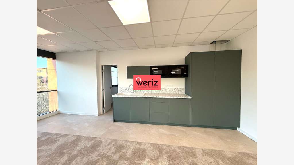 Bureaux entièrement rénovés à vendre La Duranne Ai