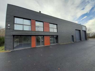 Loue local professionnel 687m² Lezoux (autoroute)