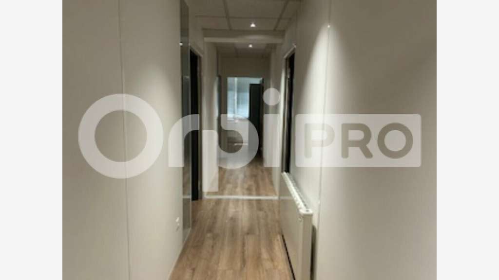Bureau 114m² RDC à vendre à Lissieu
